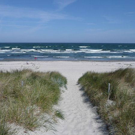 Hafenhäuser Wiek FeWo 06 Balkon, Meerblick Wiek auf Rügen Exterior foto
