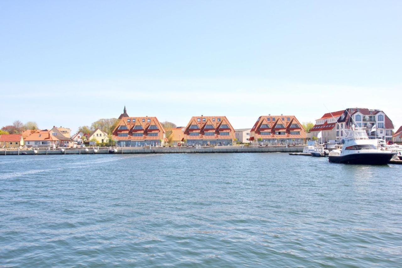 Hafenhäuser Wiek FeWo 06 Balkon, Meerblick Wiek auf Rügen Exterior foto